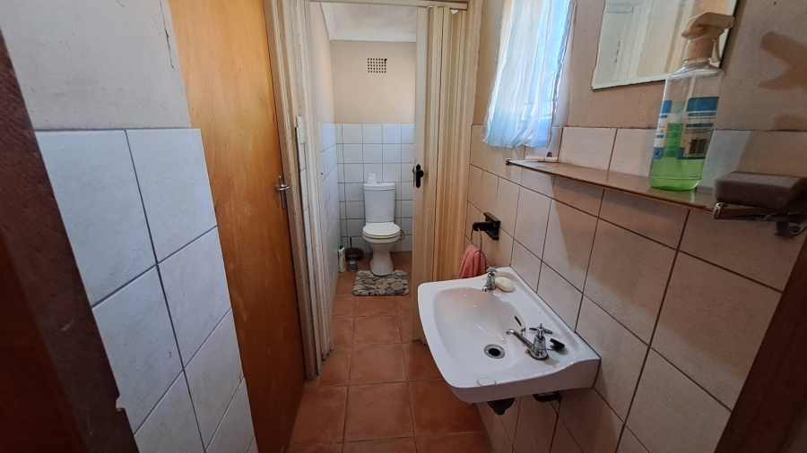 5 Bedroom Property for Sale in Amandelrug Western Cape